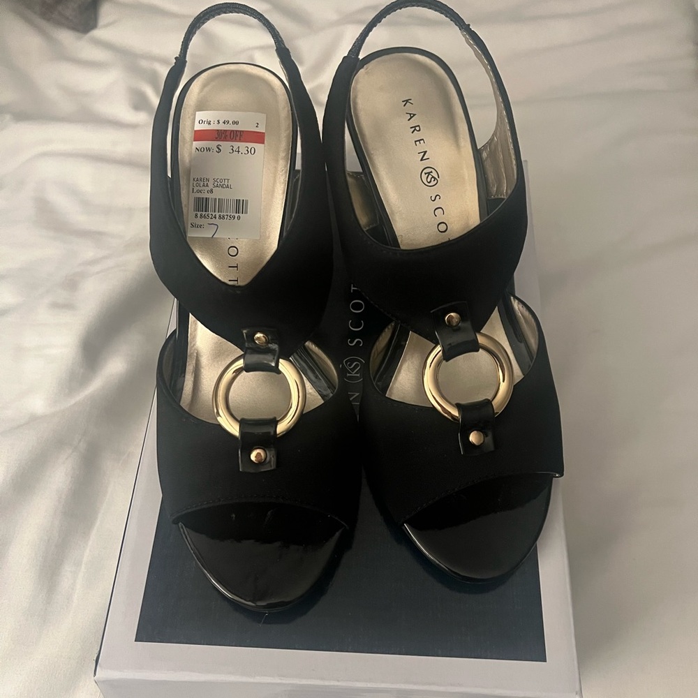 Never worn black gold hardware heels